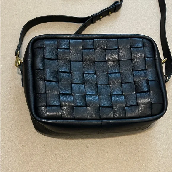 Madewell The Large Transport Camera Bag: Woven Edition - Picture 3 of 5